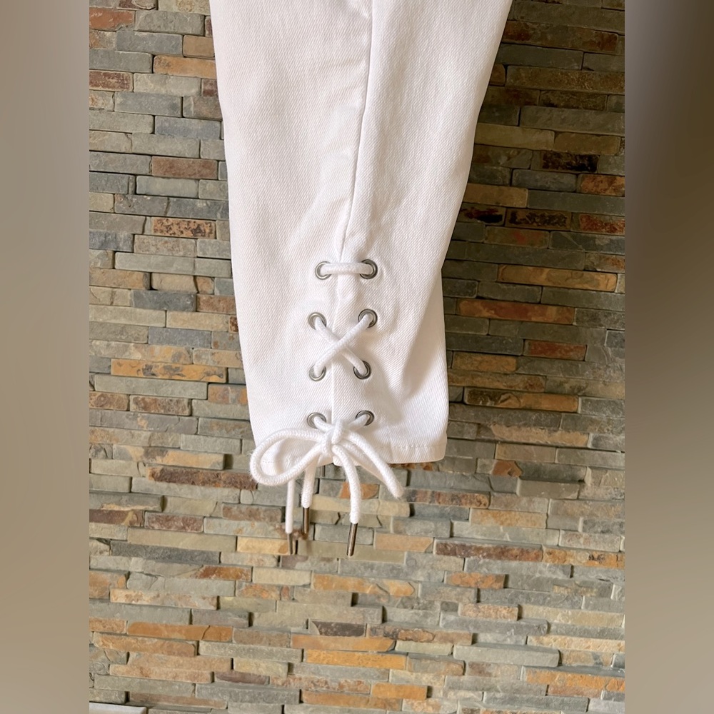 NWOT - Levi’s Womens Lace-Up Cropped Jeans - White - Size 31 - Picture 9 of 14